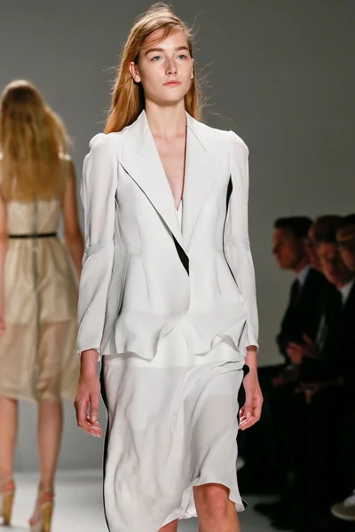 Look 19